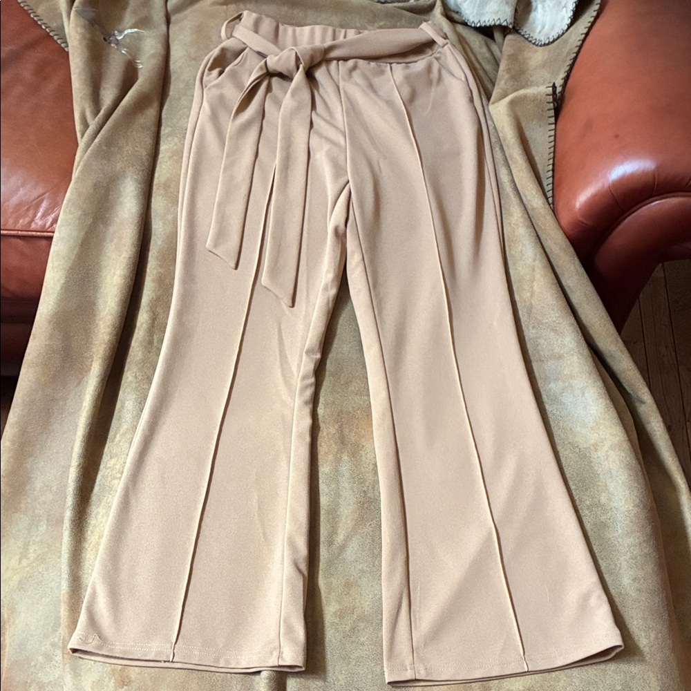 Lds M/6 SHEIN Camel High-Waist Tie-Belt Wide Leg Pants. Tried on/Never worn.
